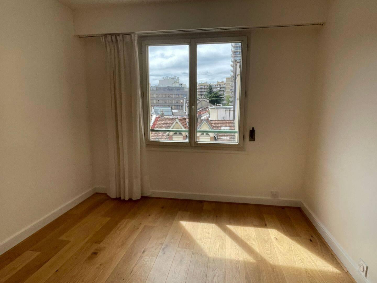 
                                                Location
                                                 Appartement T3 meublé totalement rénové