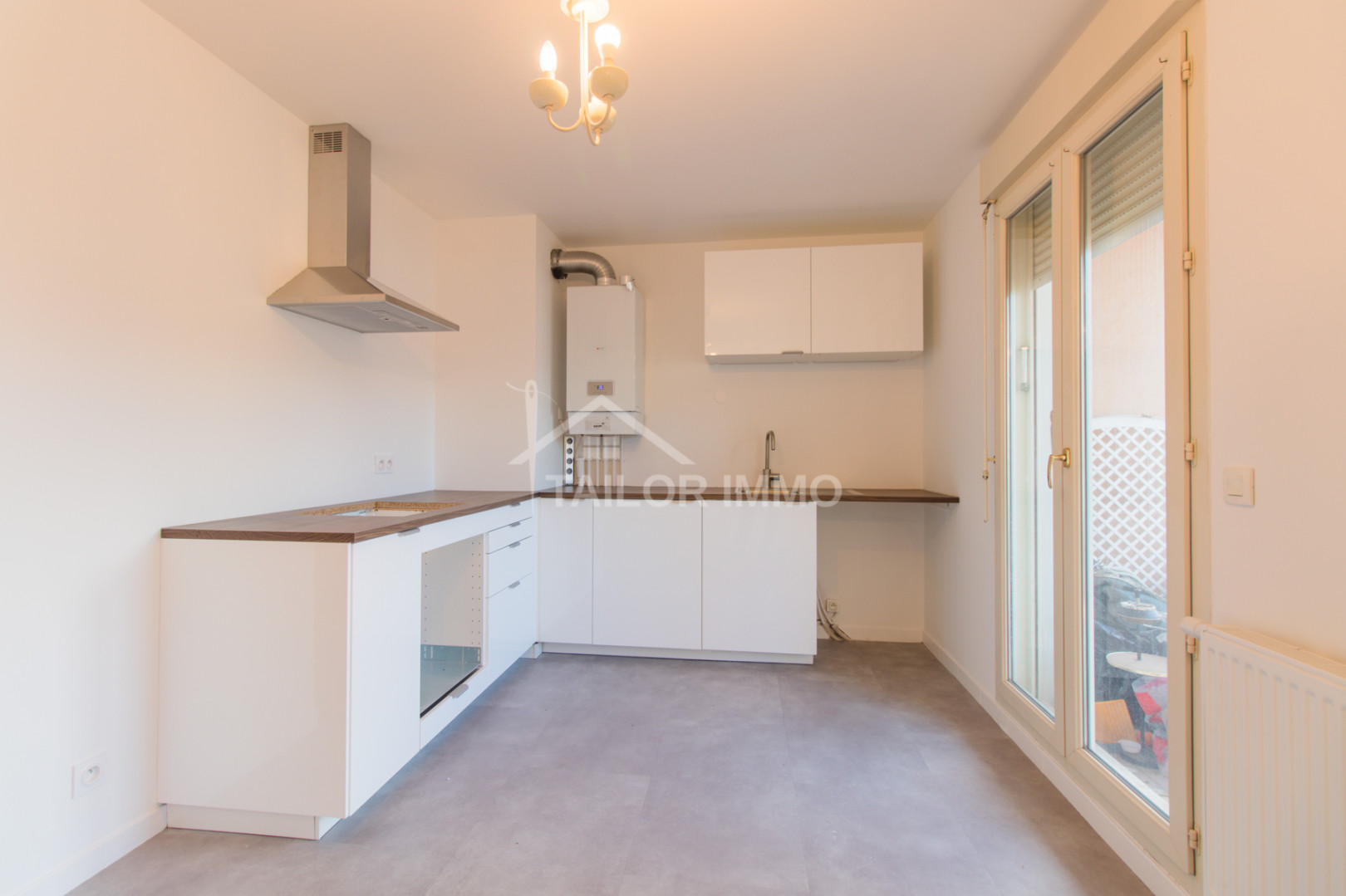 
                                                Location
                                                 Appartement T3 Non meublé
