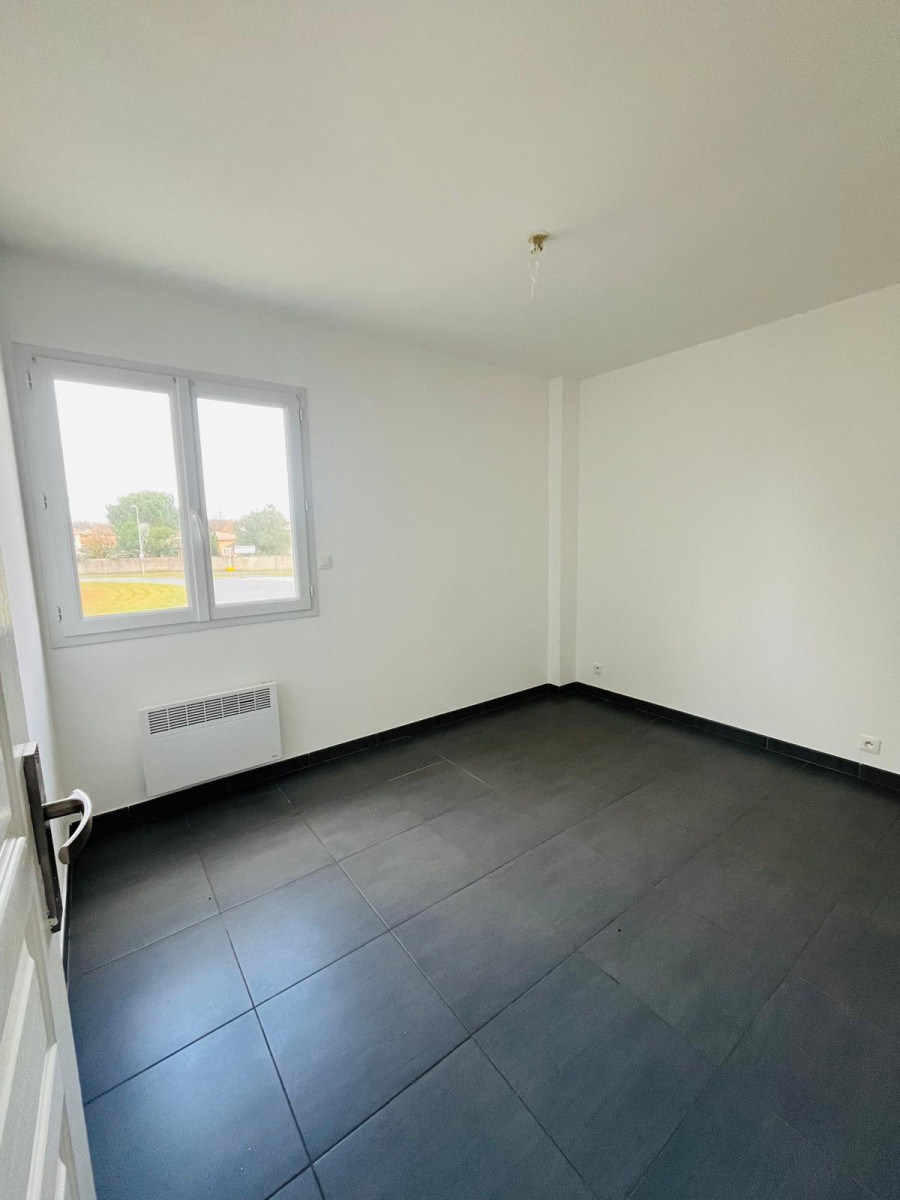 
                                                Location
                                                 Appartement T3 PESSAC MAGONTY