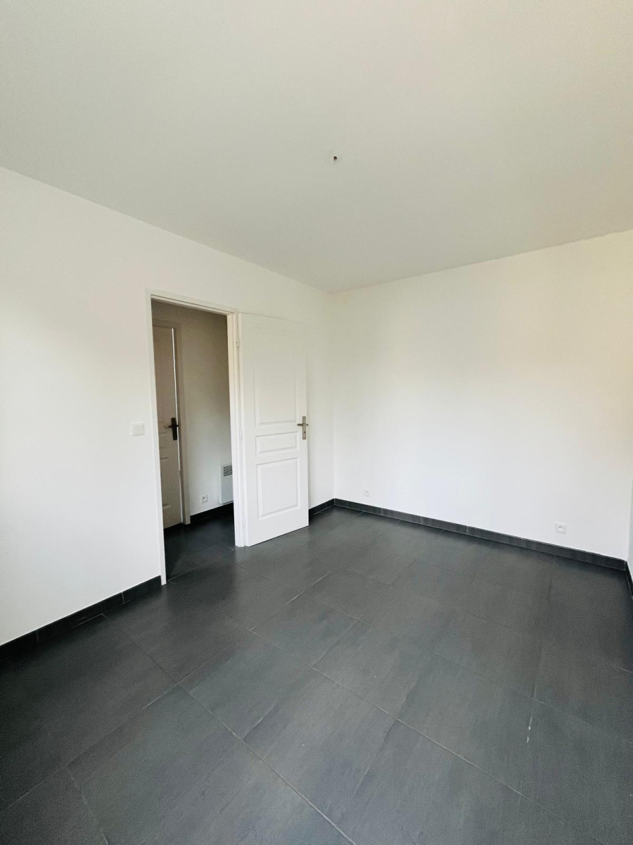 
                                                Location
                                                 Appartement T3 PESSAC MAGONTY
