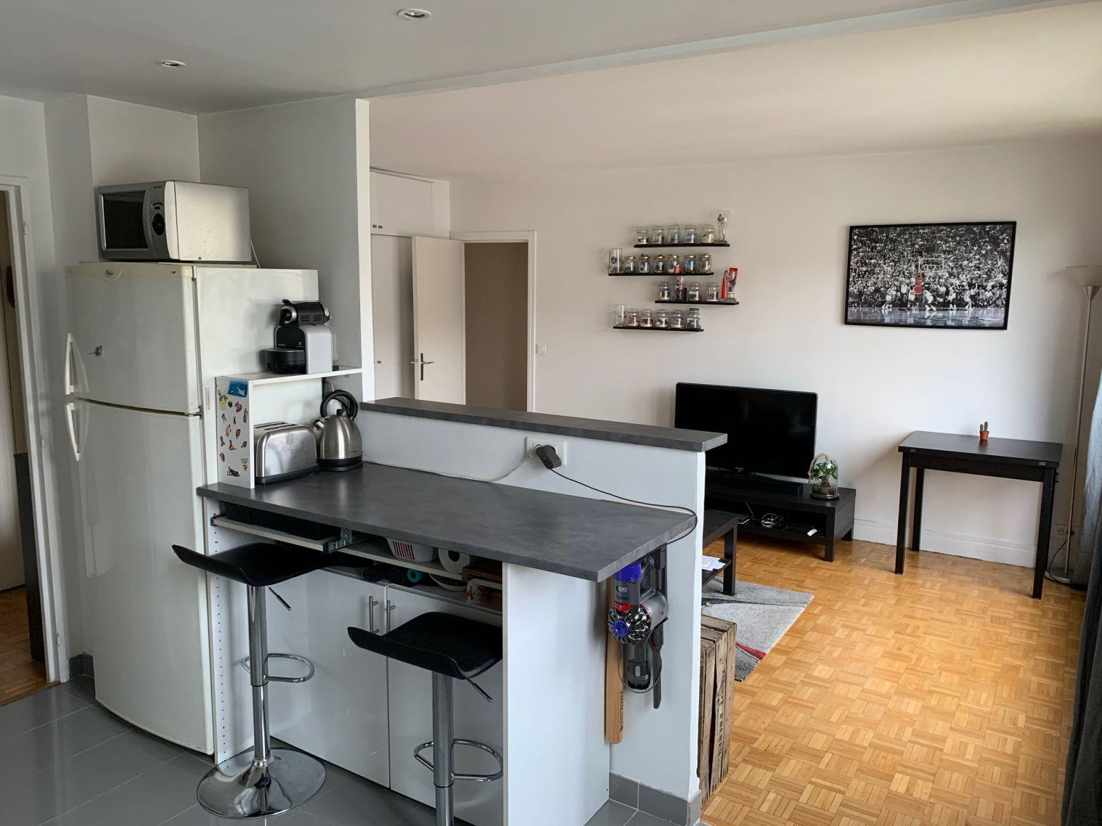
                                                Location
                                                 Appartement T3 plein centre Gentilly