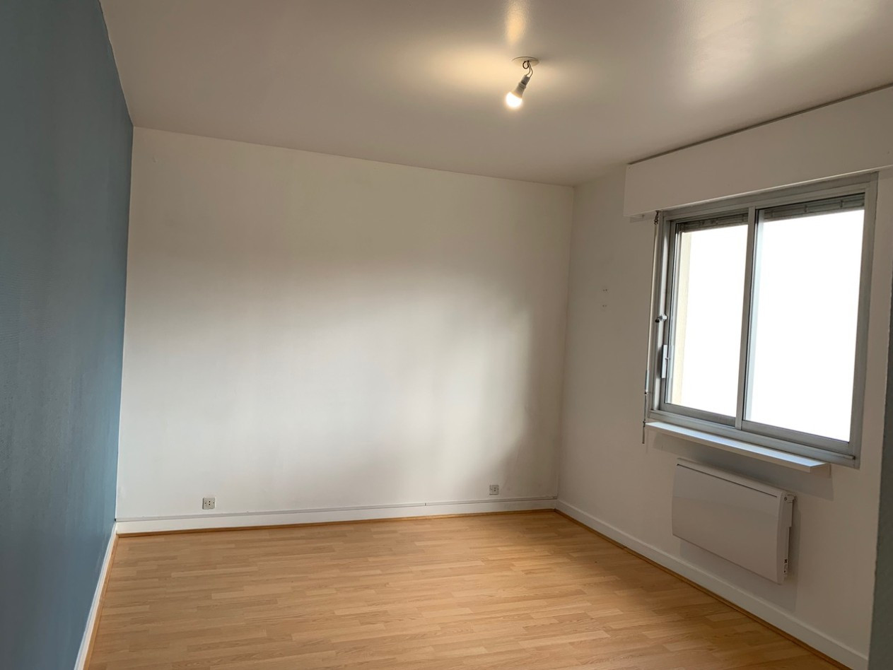 
                                                Location
                                                 Appartement T3 proche centre ville