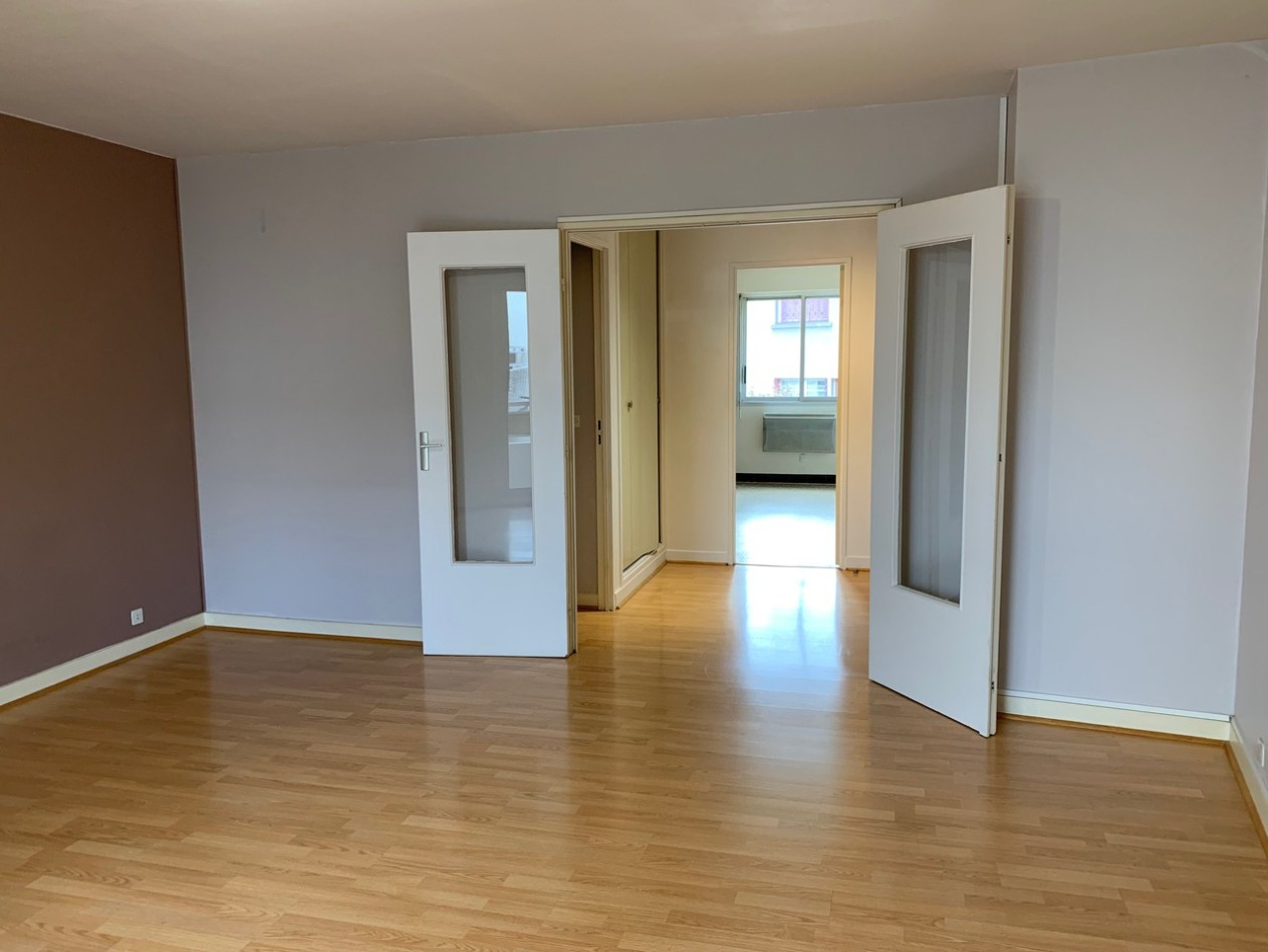 
                                                Location
                                                 Appartement T3 proche centre ville