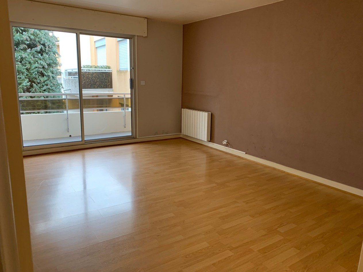 
                                                Location
                                                 Appartement T3 proche centre ville