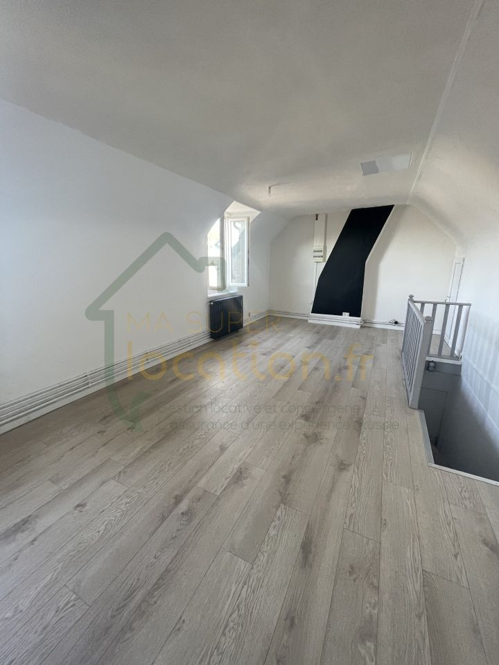 
                                                Location
                                                 Appartement T3, proches commodités