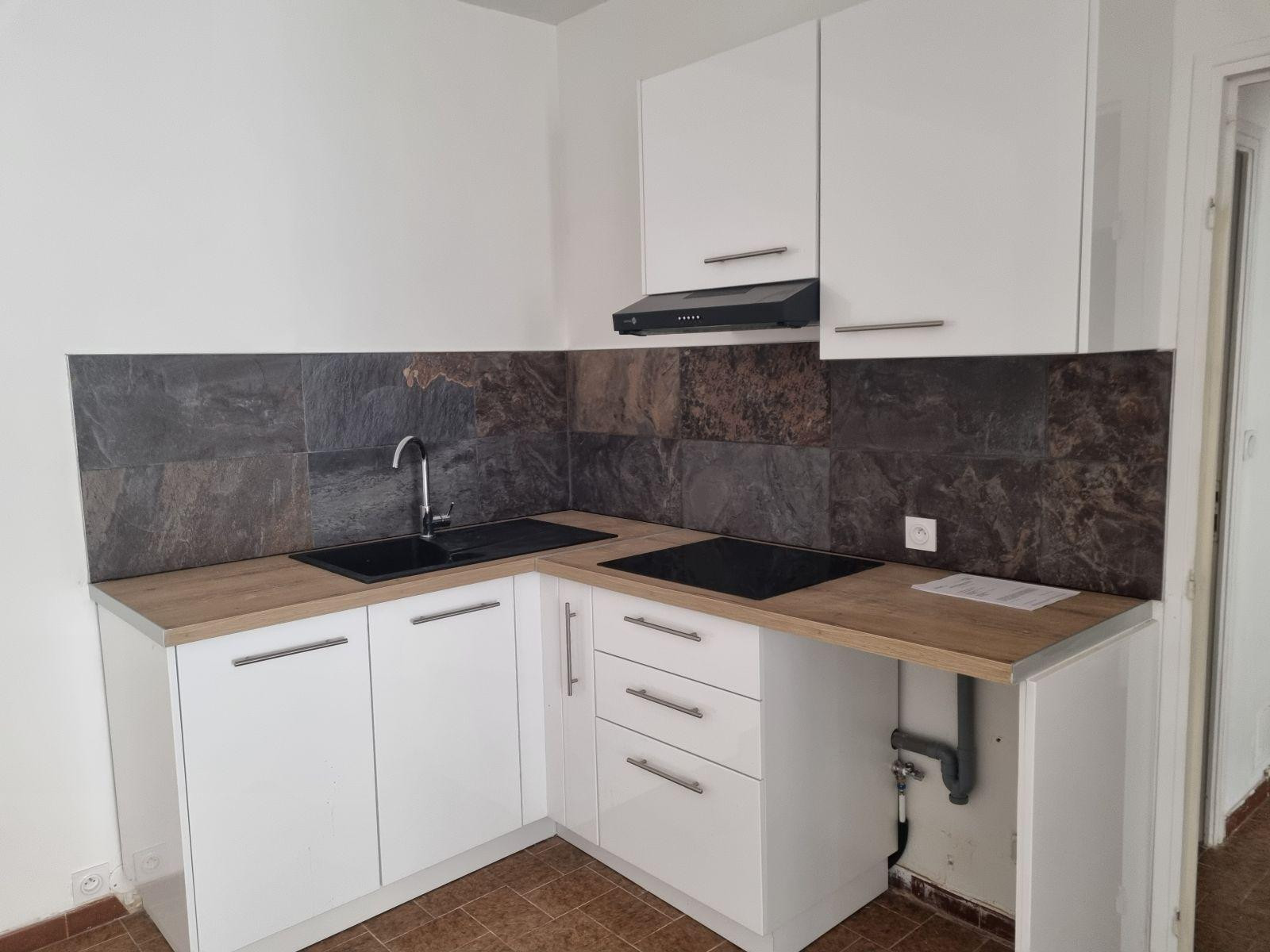 
                                                Location
                                                 Appartement T3 quartier calme