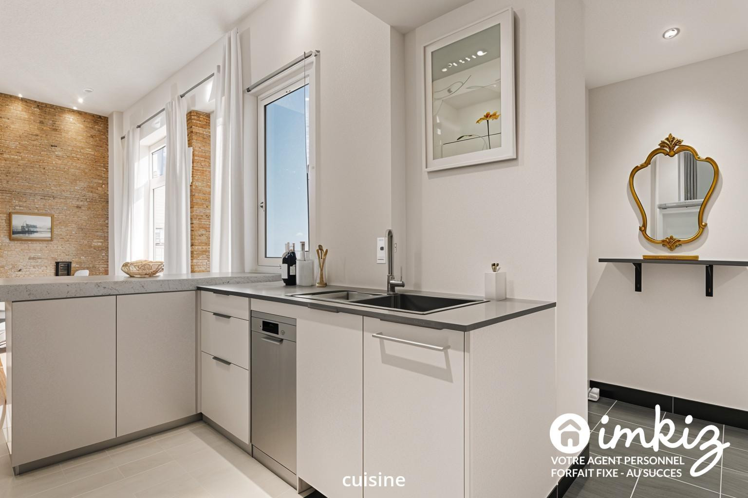
                                                Vente
                                                 Appartement T3 rénové cachet ancien en souplex