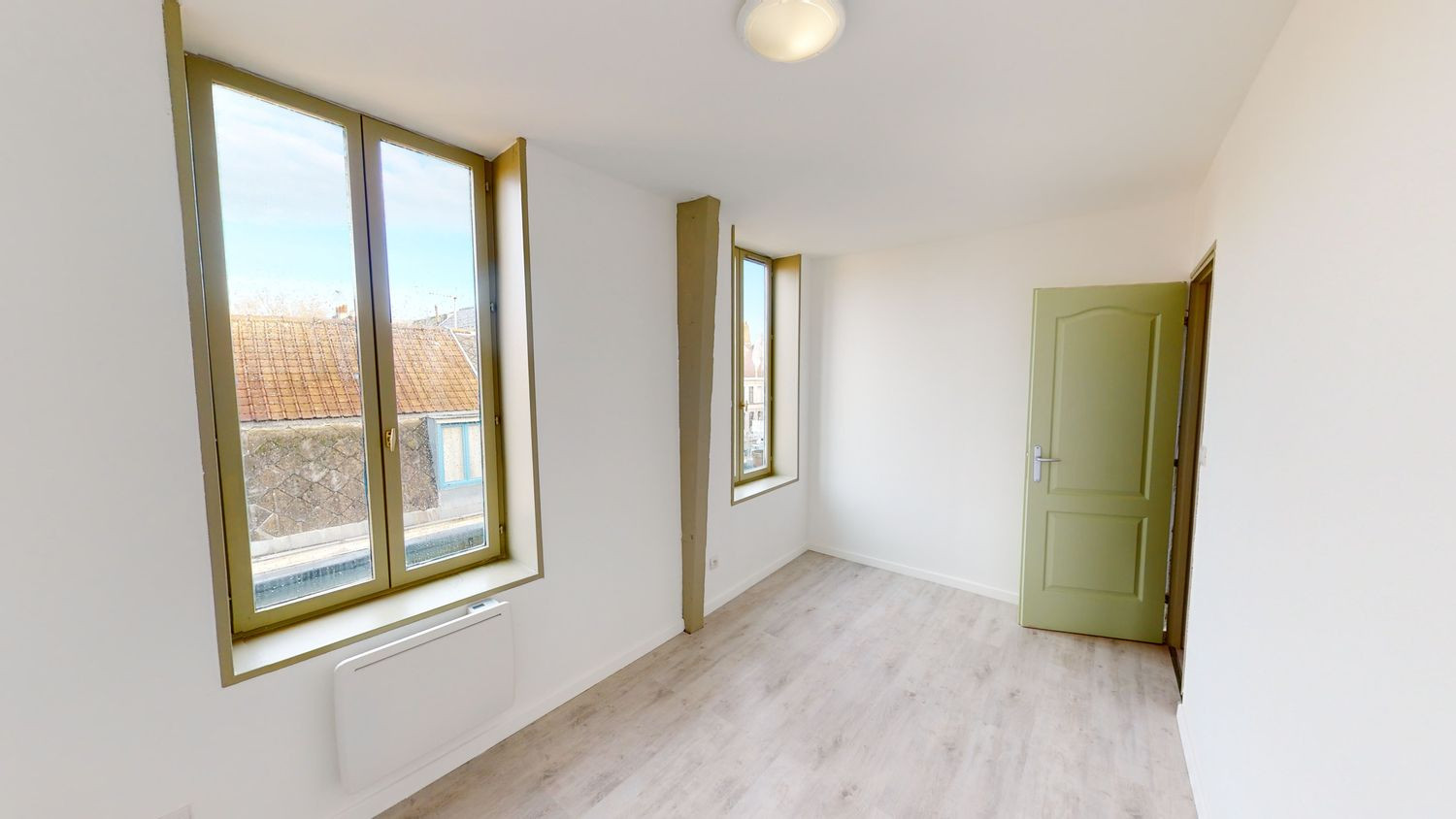 
                                                Location
                                                 Appartement T3 rénové Douai