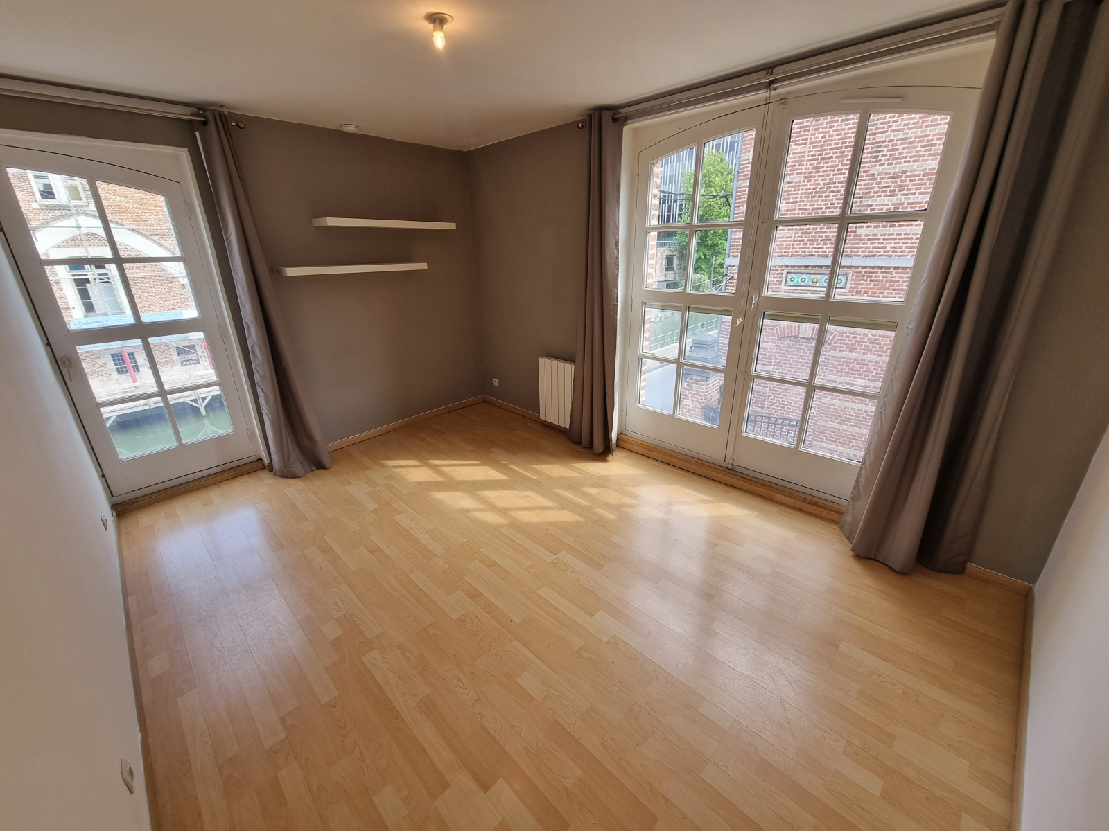 
                                                Location
                                                 Appartement T3 rénové Douai