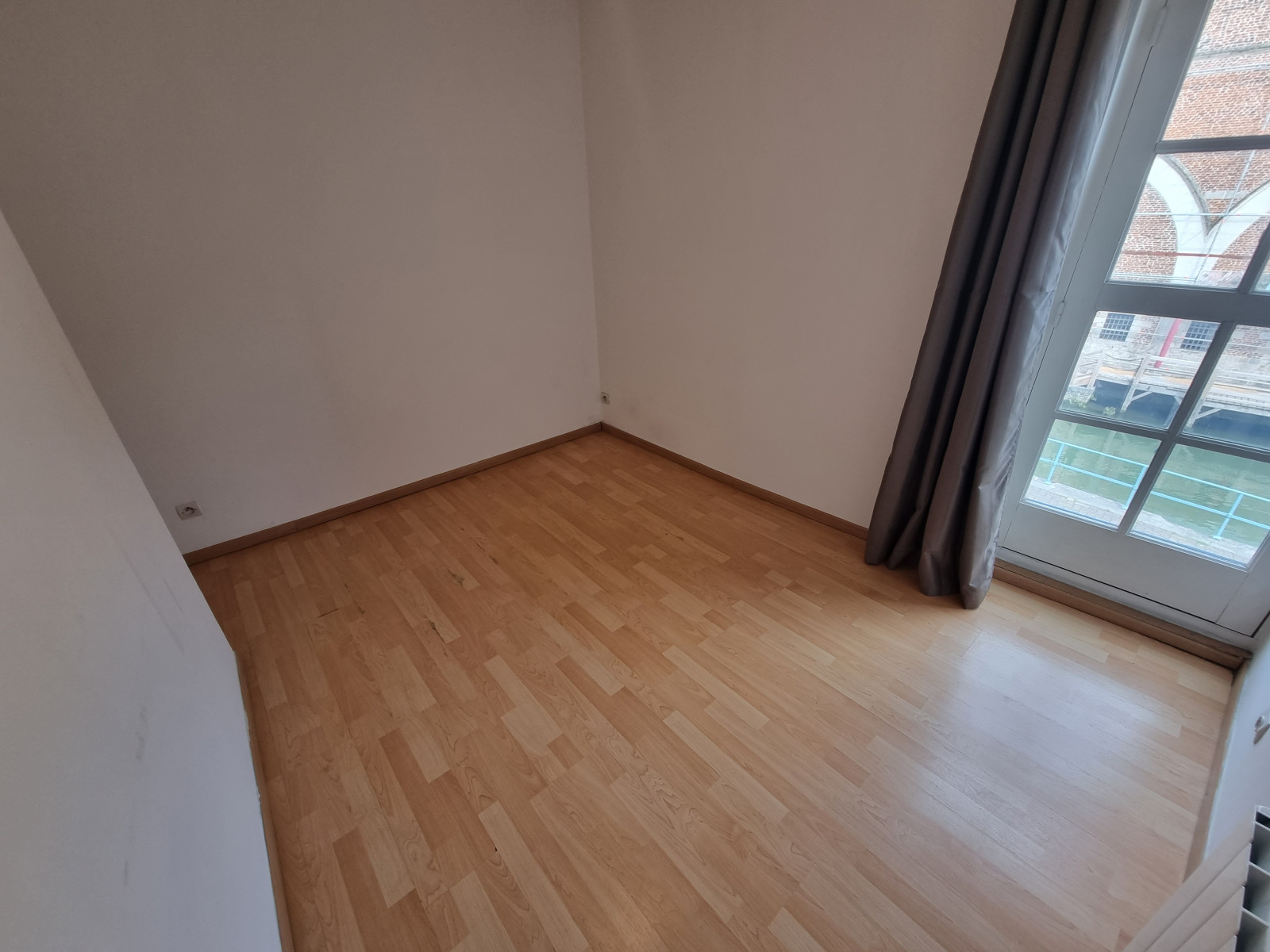 
                                                Location
                                                 Appartement T3 rénové Douai