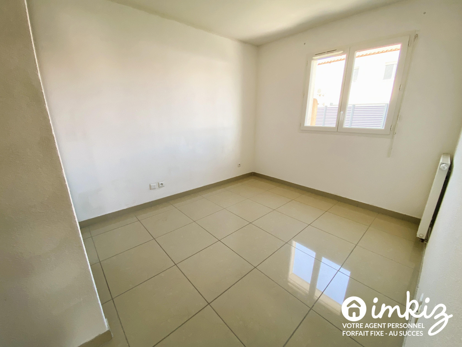 
                                                Vente
                                                 Appartement T3 + terrasse +2 parkings