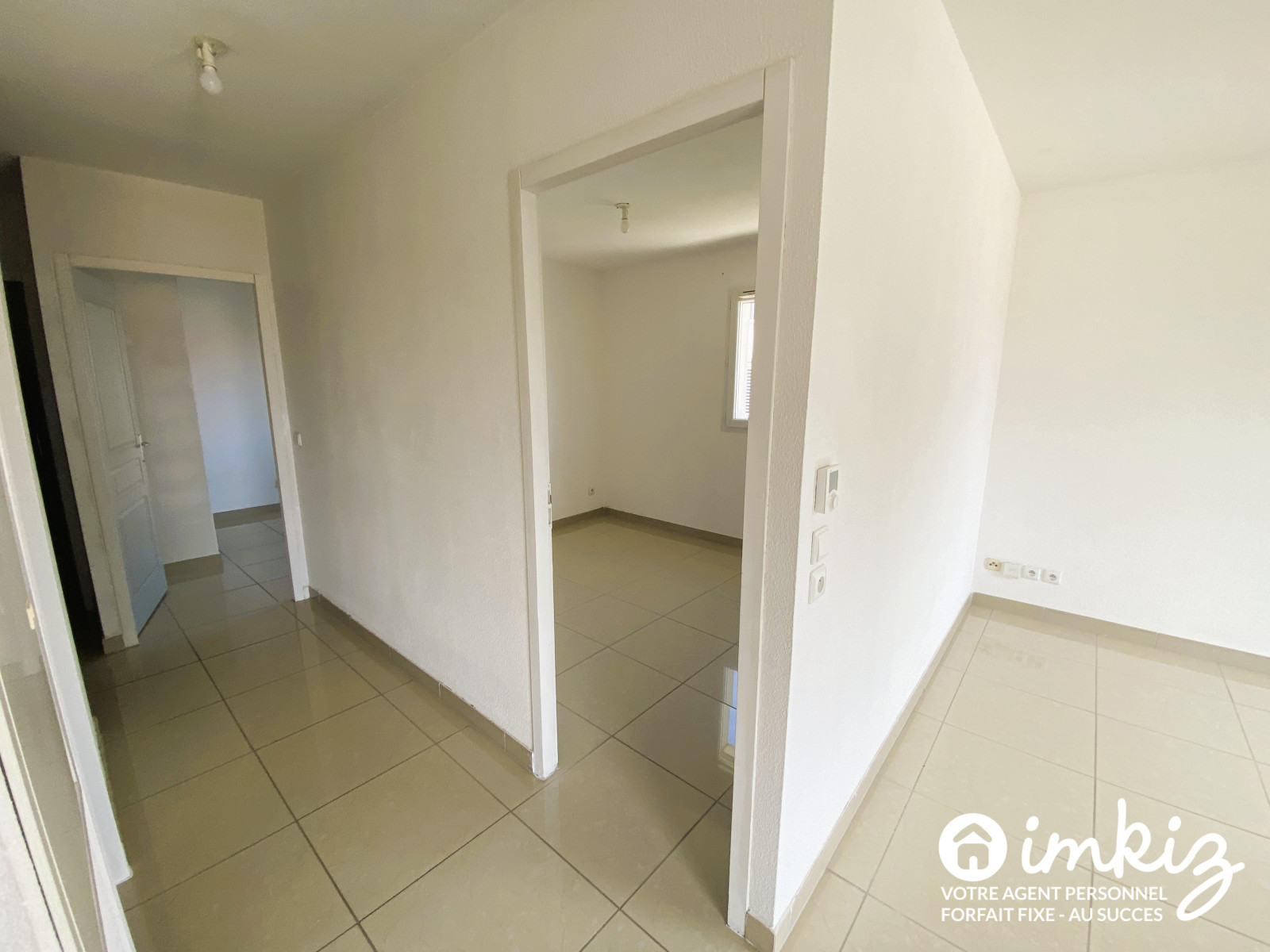 
                                                Vente
                                                 Appartement T3 + terrasse +2 parkings