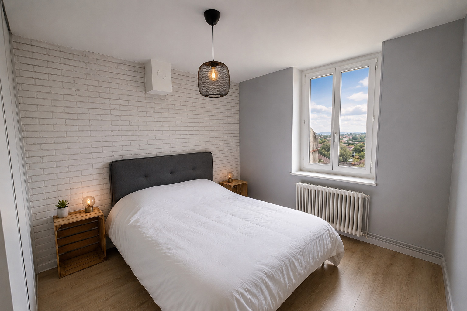 
                                                Vente
                                                 Appartement T3 traversant et entièrement rénové en plein cœur de Soucieu-en-Jarrest