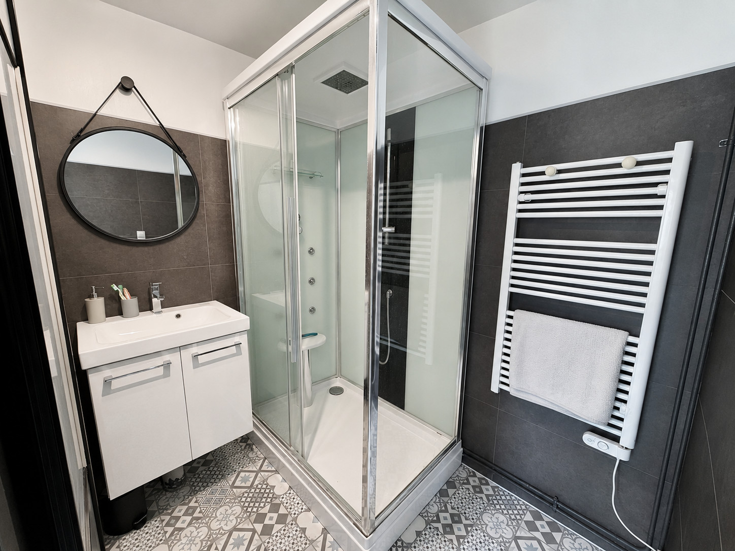
                                                Vente
                                                 Appartement T3 traversant et entièrement rénové en plein cœur de Soucieu-en-Jarrest
