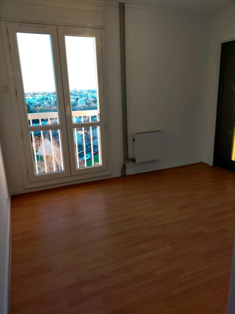 
                                                Location
                                                 APPARTEMENT T3 TRES CALME ET TRES LUMINEUX