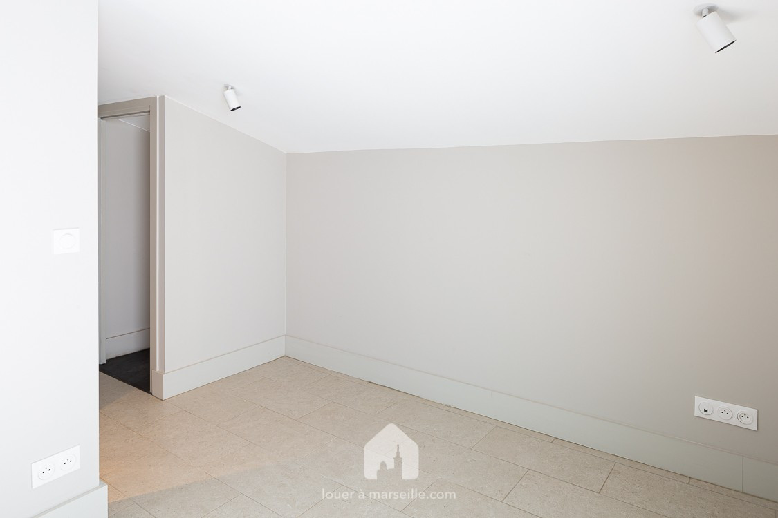 
                                                Location
                                                 Appartement T3 vide boulevard de la Libération