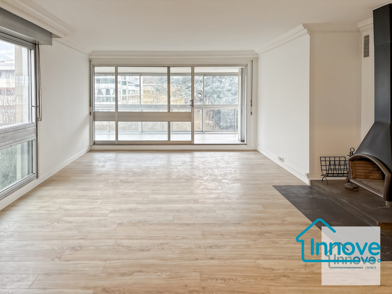 
                                                Vente
                                                 APPARTEMENT T4 -137M2 - PALAIS ROYAL- LE CHESNAY