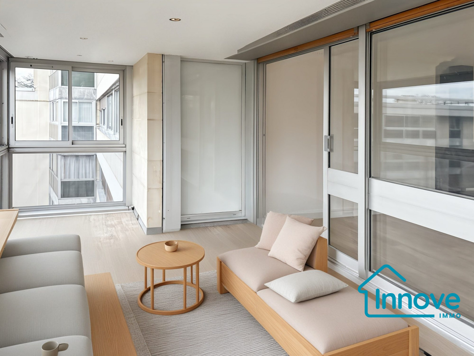 
                                                Vente
                                                 APPARTEMENT T4 -137M2 - PALAIS ROYAL- LE CHESNAY