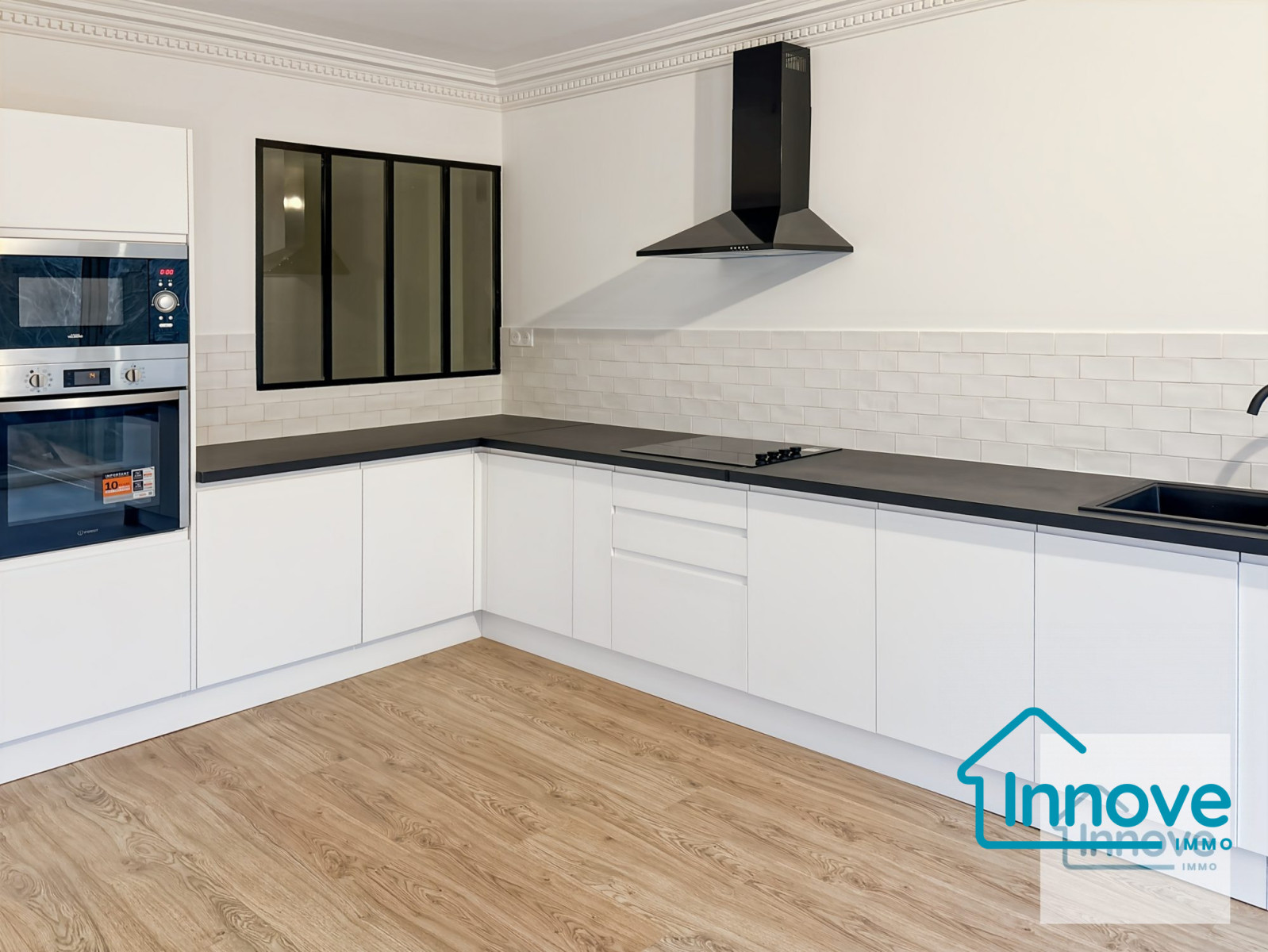
                                                Vente
                                                 APPARTEMENT T4 -137M2 - PALAIS ROYAL- LE CHESNAY