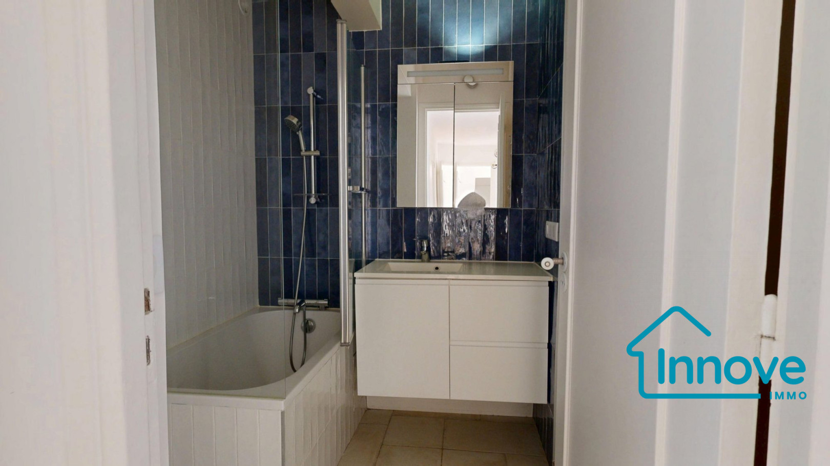 
                                                Vente
                                                 Appartement T4/5 à Vendre - quartier St Louis- Versailles