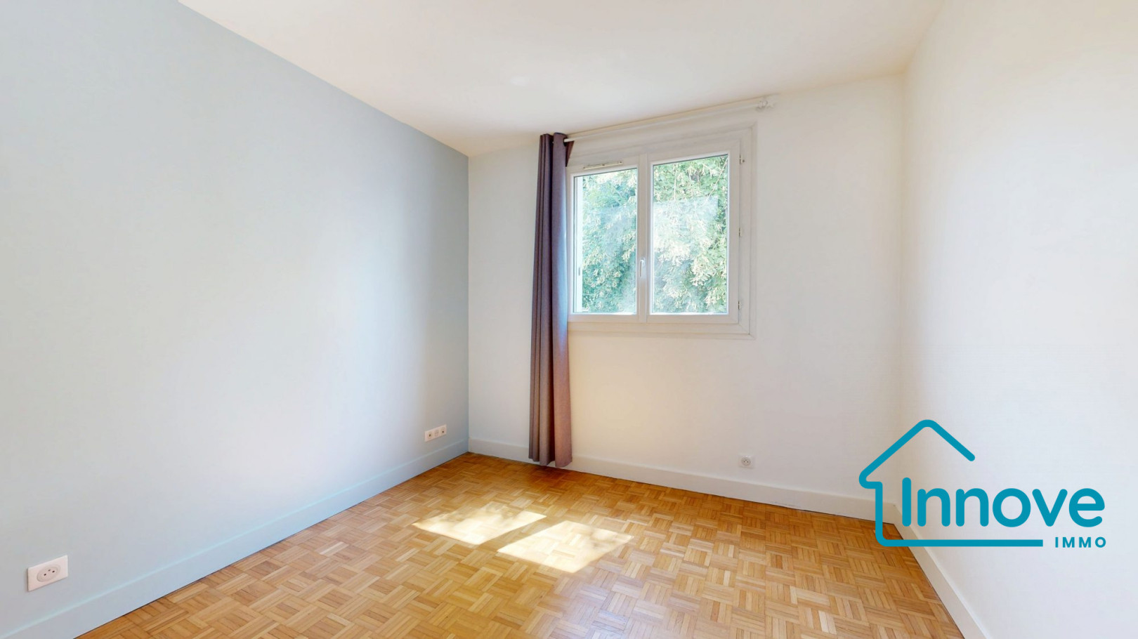 
                                                Vente
                                                 Appartement T4/5 à Vendre - quartier St Louis- Versailles