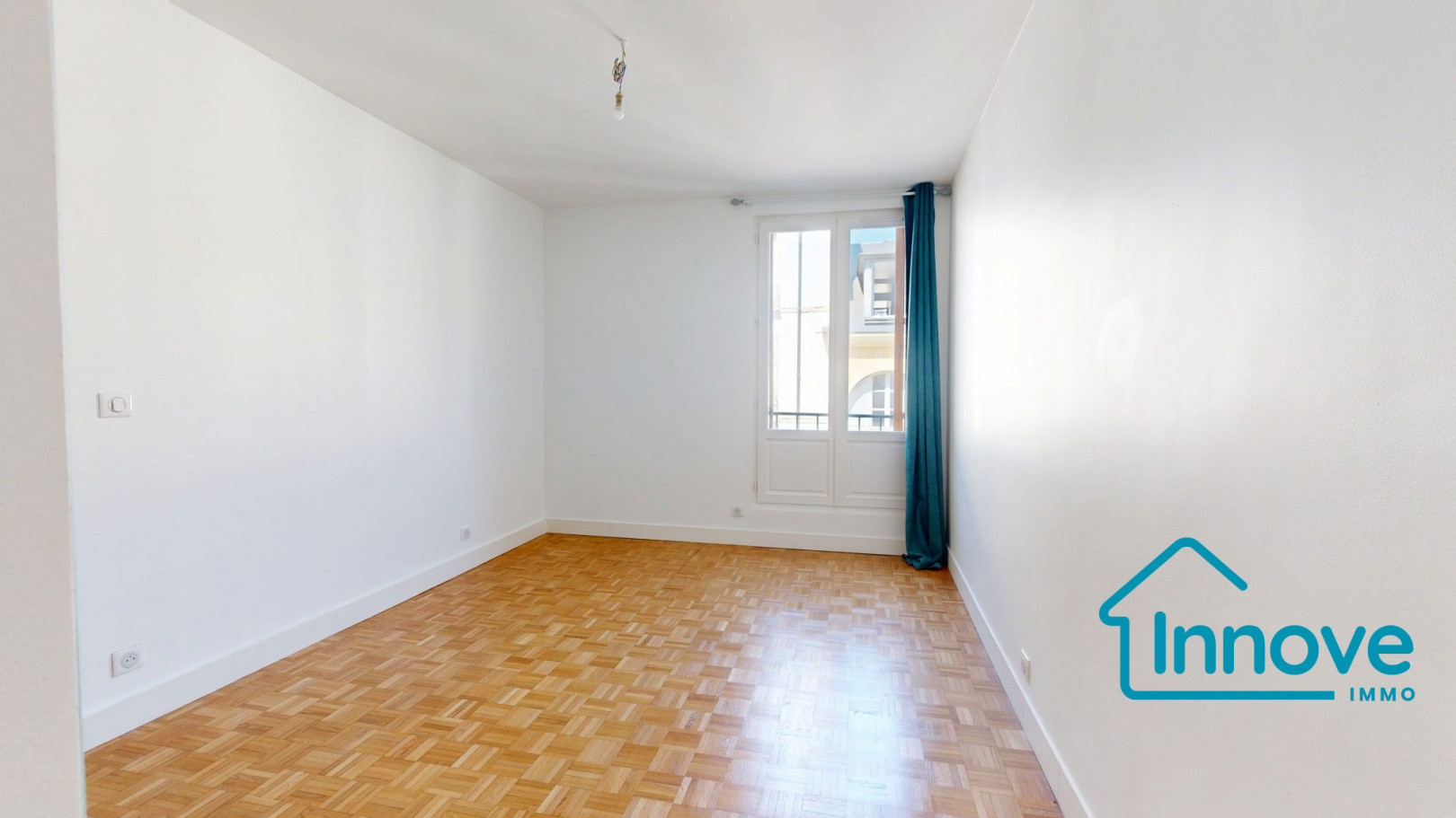 
                                                Vente
                                                 Appartement T4/5 à Vendre - quartier St Louis- Versailles