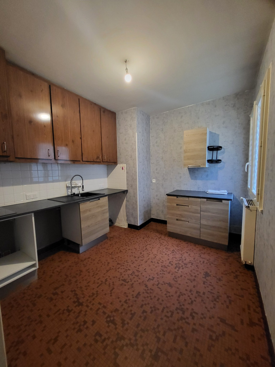 
                                                Location
                                                 Appartement T4 70.23m² à Sarlat-la-Canéda