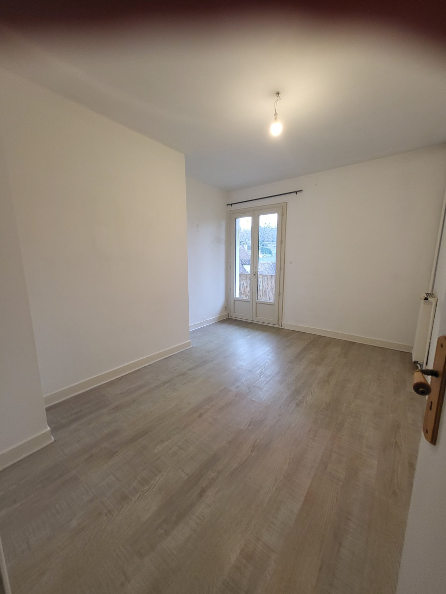 
                                                Location
                                                 Appartement T4 70.23m² à Sarlat-la-Canéda