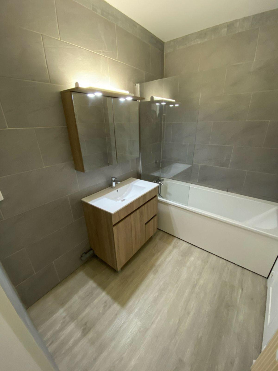 
                                                Location
                                                 APPARTEMENT T4 75M2 PROCHE CHALONS EN CHAMPAGNE