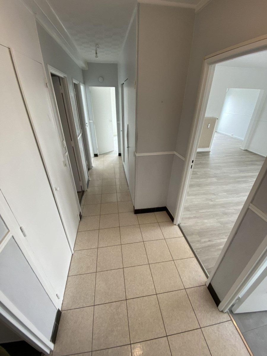 
                                                Location
                                                 APPARTEMENT T4 75M2 PROCHE CHALONS EN CHAMPAGNE