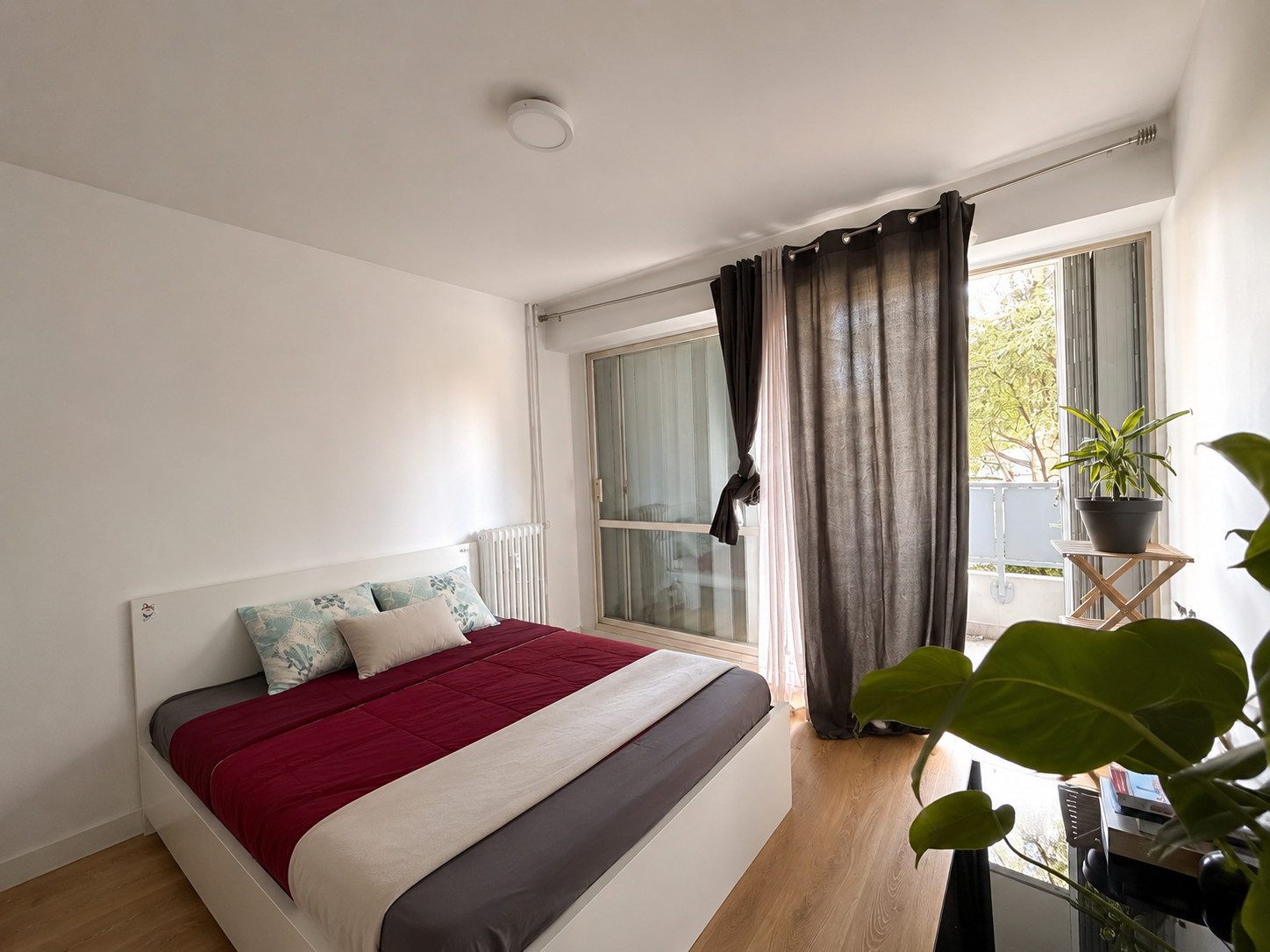 
                                                Vente
                                                 Appartement T4 79m2 - 3 chambres, balcon et cave - Le Péage-de-Roussillon
