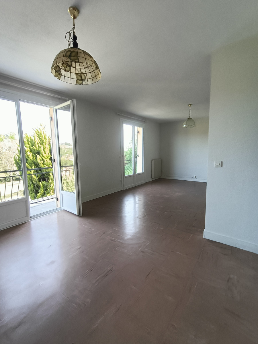 
                                                Location
                                                 Appartement T4 88m² à Sarlat-la-Canéda