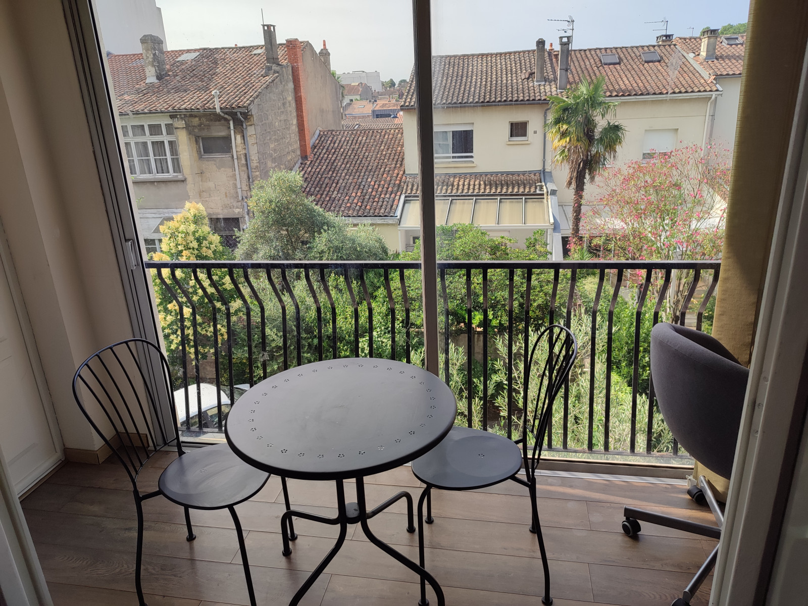 
                                                Location
                                                 Appartement T4 99m² quartier Nansouty