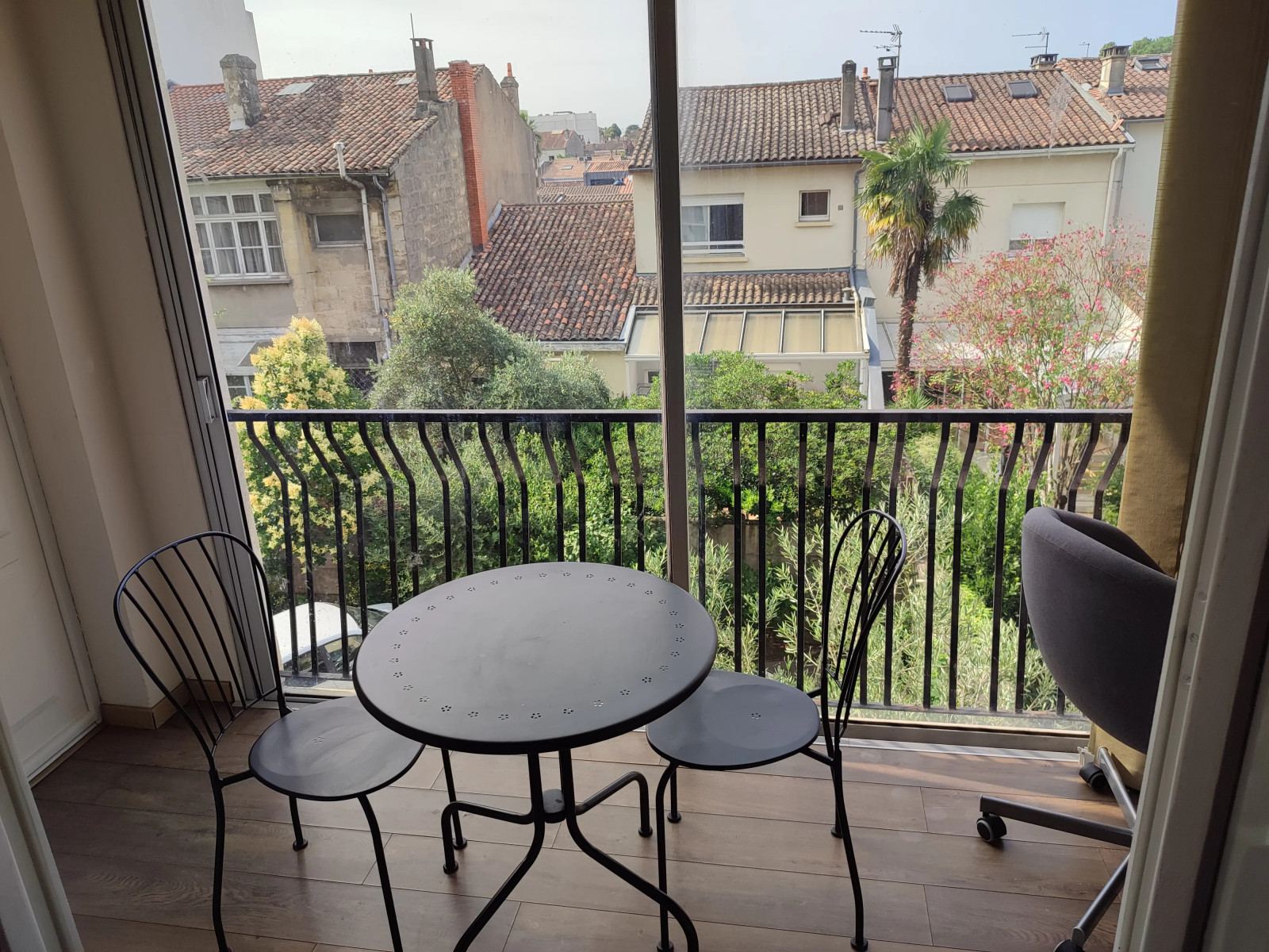 
                                                Location
                                                 Appartement T4 99m² quartier Nansouty