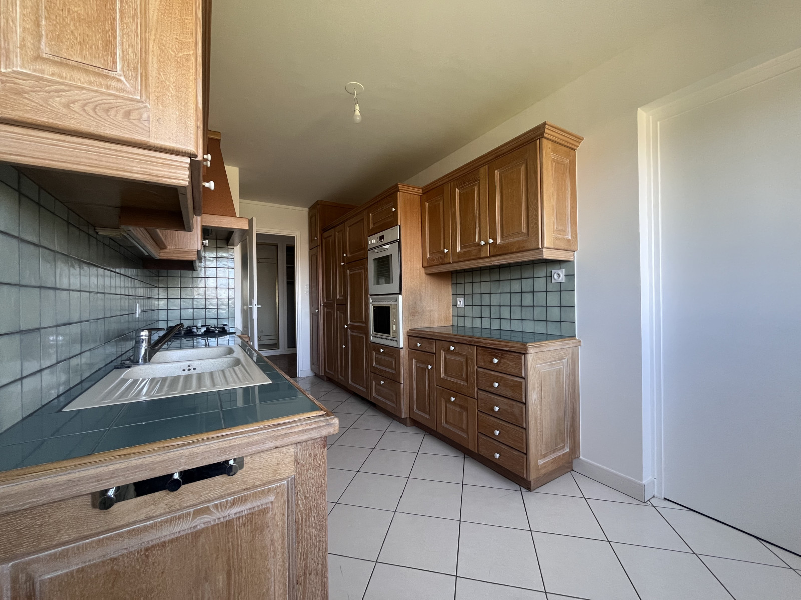 
                                                Vente
                                                 Appartement T4 à Ecully, dans une résidence entièrement rénovée