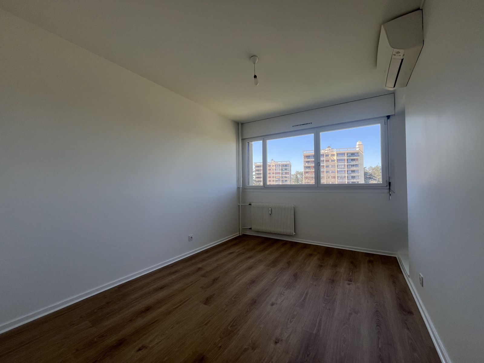 
                                                Vente
                                                 Appartement T4 à Ecully, dans une résidence entièrement rénovée