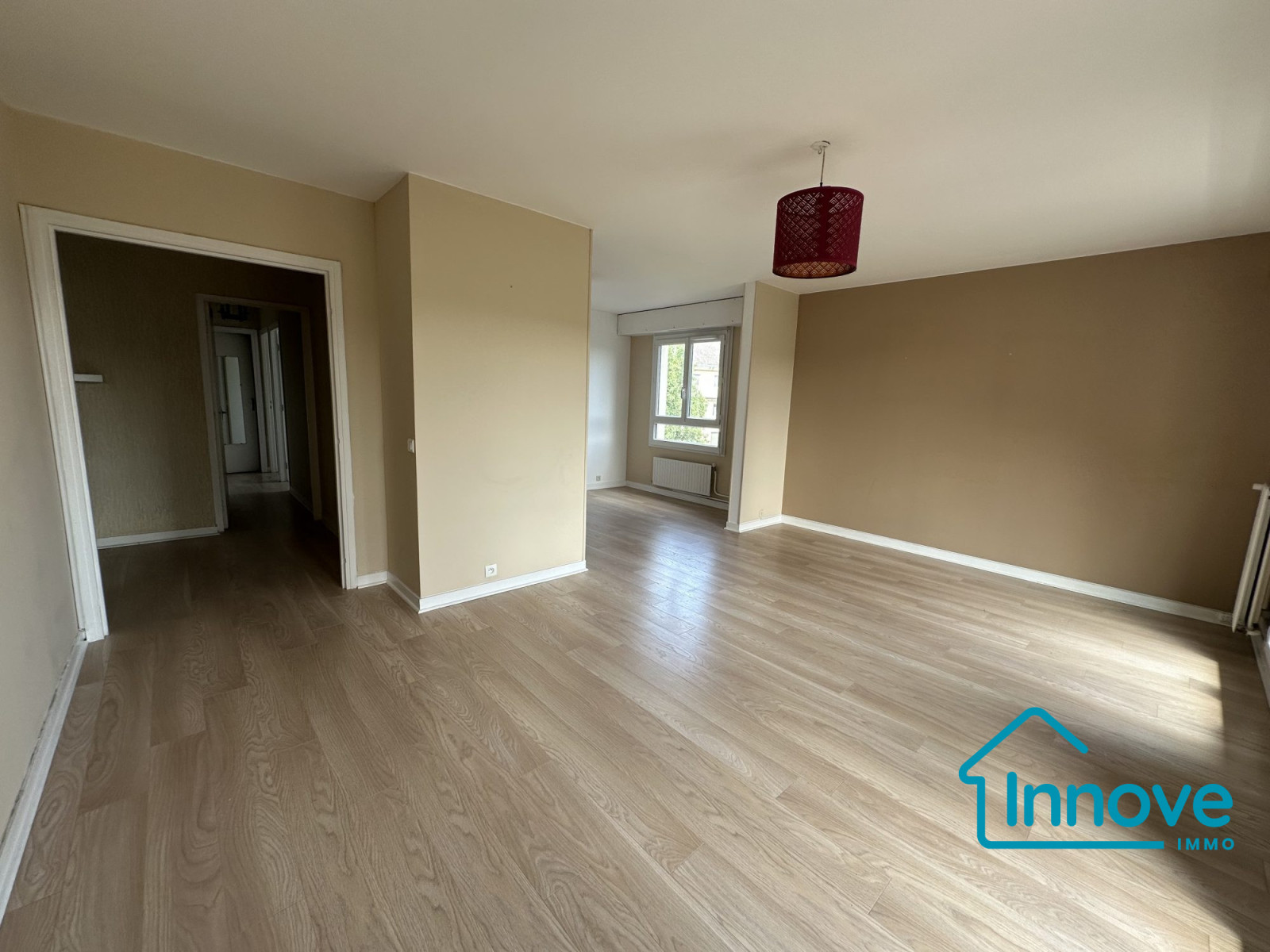 
                                                Location
                                                 Appartement T4 à louer - Versailles Chantiers