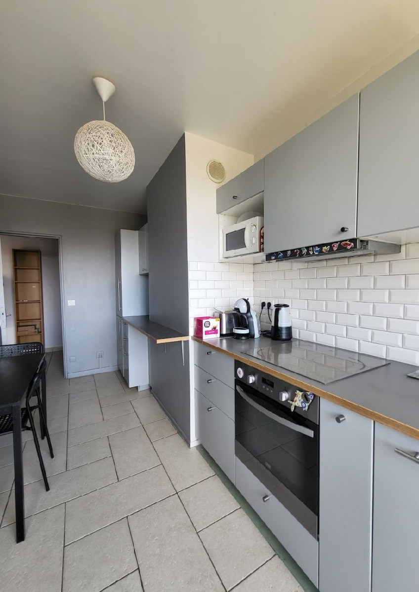 
                                                Location
                                                 Appartement T4 avec balcon à Cergy Préfecture (loyer tout inclus)
