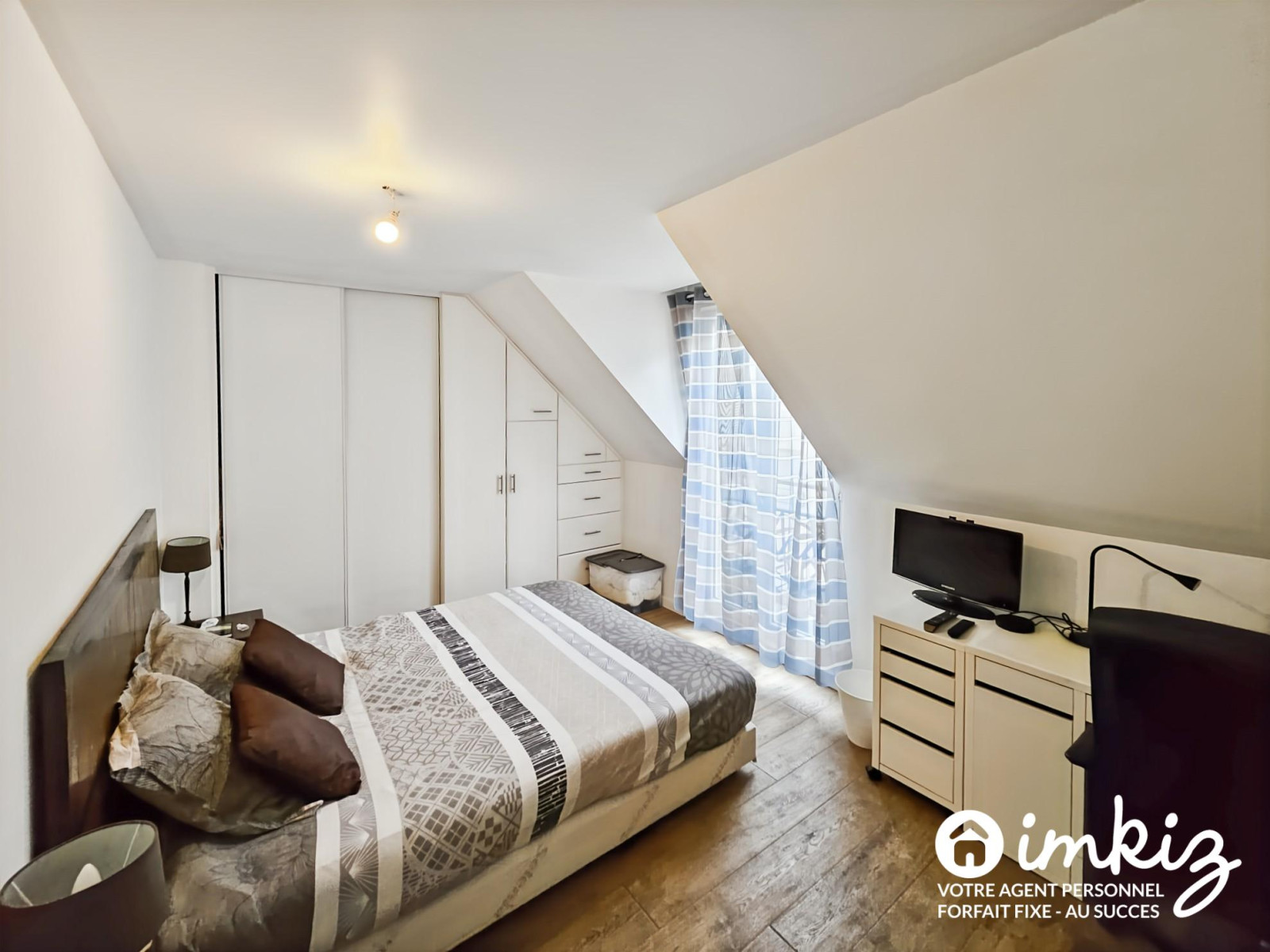 
                                                Vente
                                                 Appartement  T4  avec parking