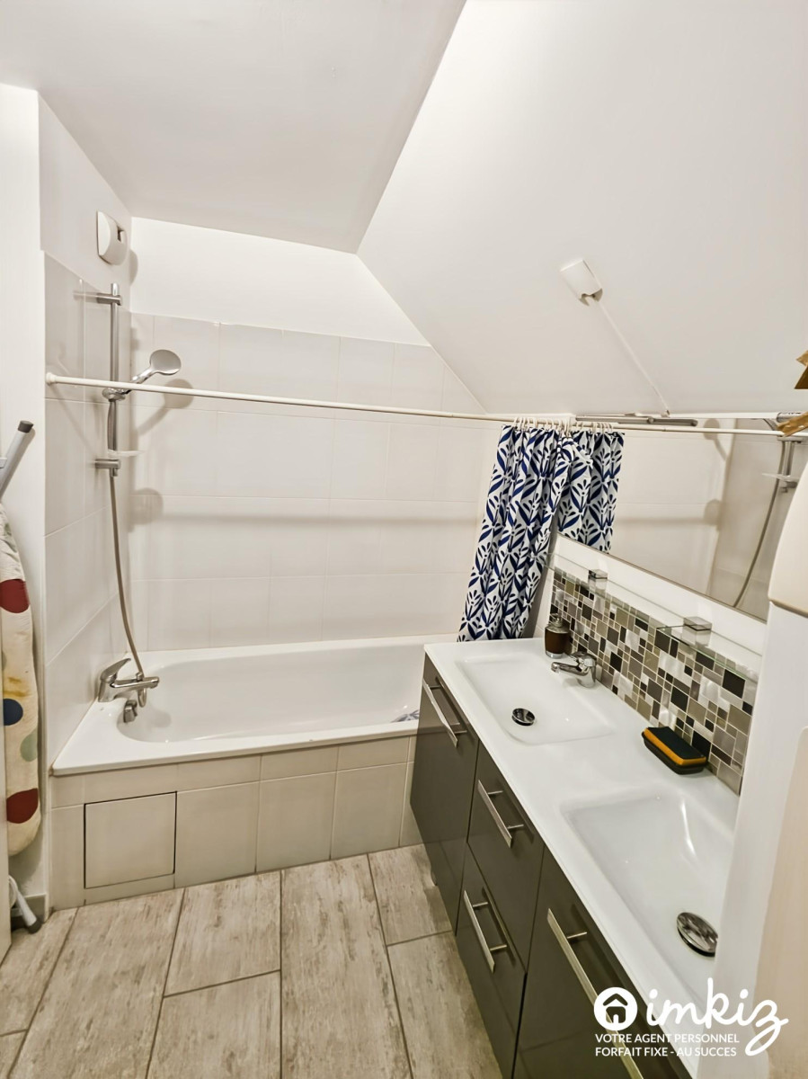 
                                                Vente
                                                 Appartement  T4  avec parking