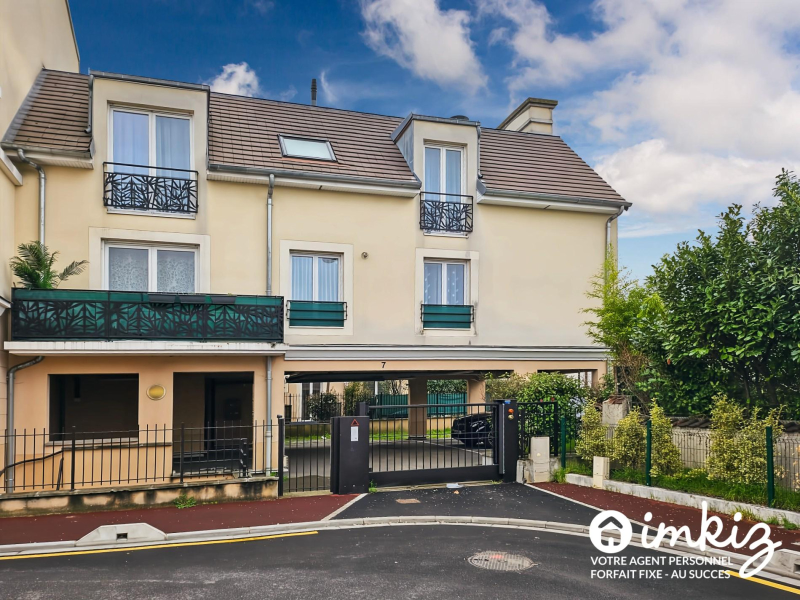 
                                                Vente
                                                 Appartement  T4  avec parking