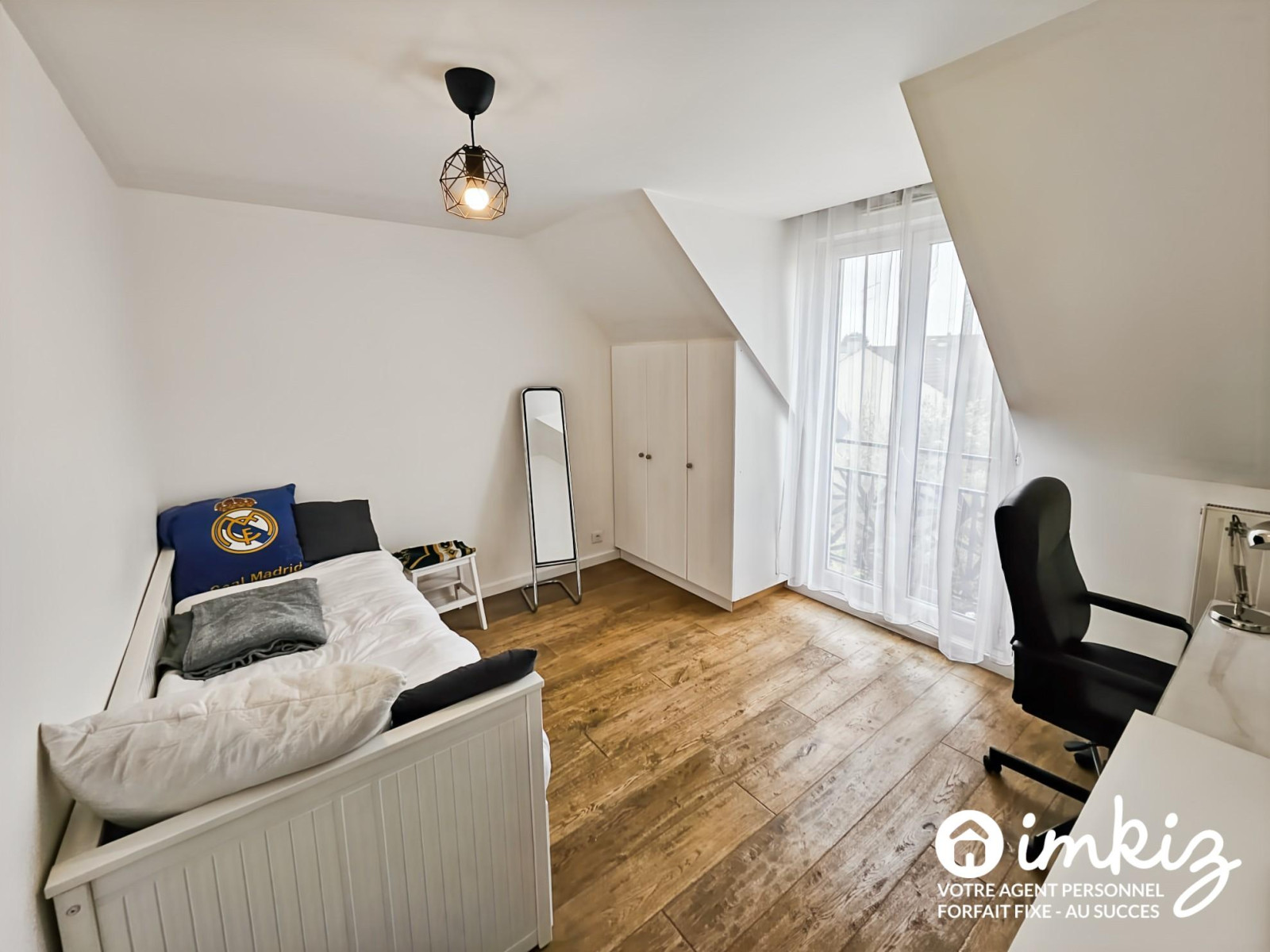 
                                                Vente
                                                 Appartement  T4  avec parking
