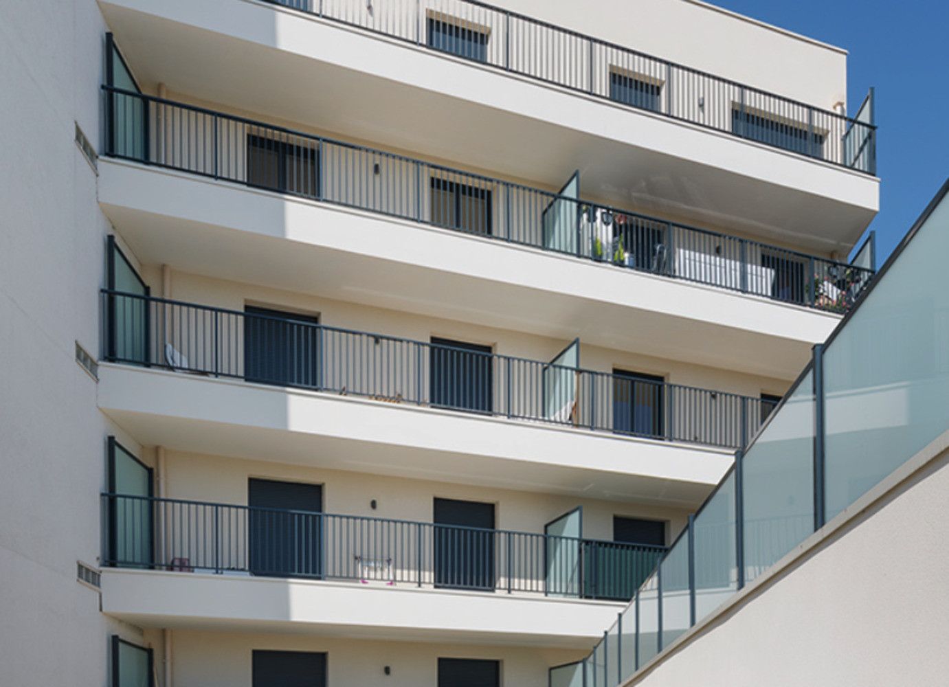 
                                                Vente
                                                 Appartement T4 de 117m2 à Courbevoie