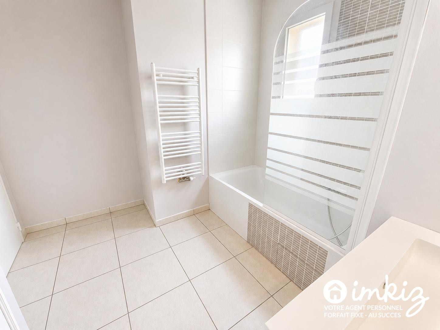 
                                                Vente
                                                 Appartement T4 de 75m² avec grand balcon et garage