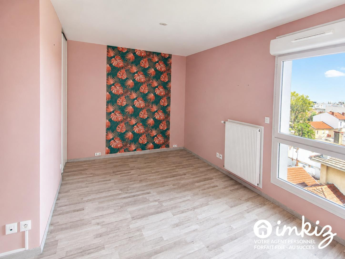 
                                                Vente
                                                 Appartement T4 de 75m² avec grand balcon et garage