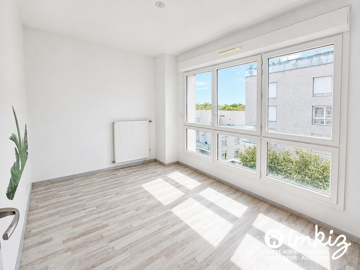 
                                                Vente
                                                 Appartement T4 de 75m² avec grand balcon et garage