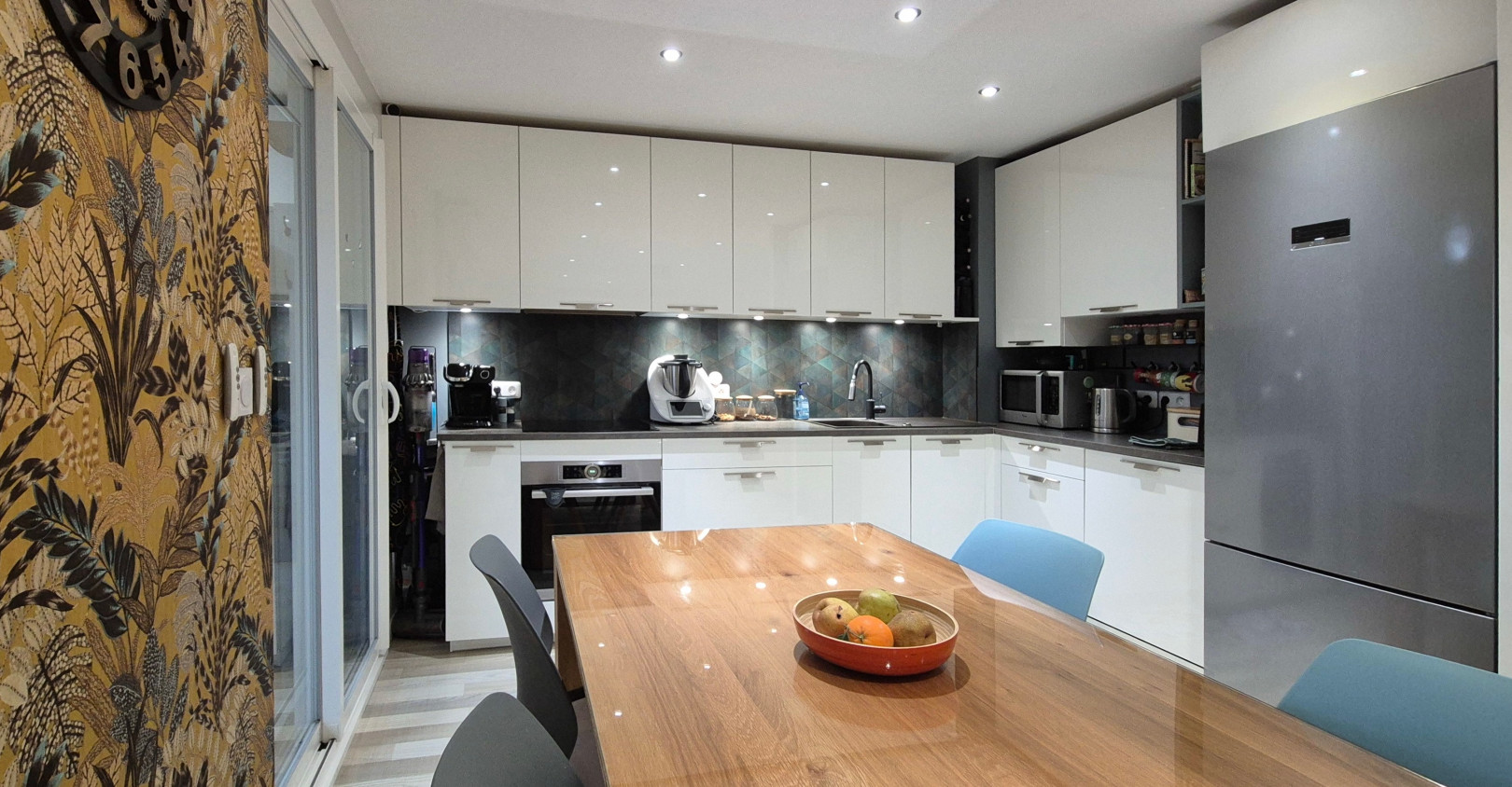 
                                                Vente
                                                 Appartement T4 de 78 m² + balcon + cave