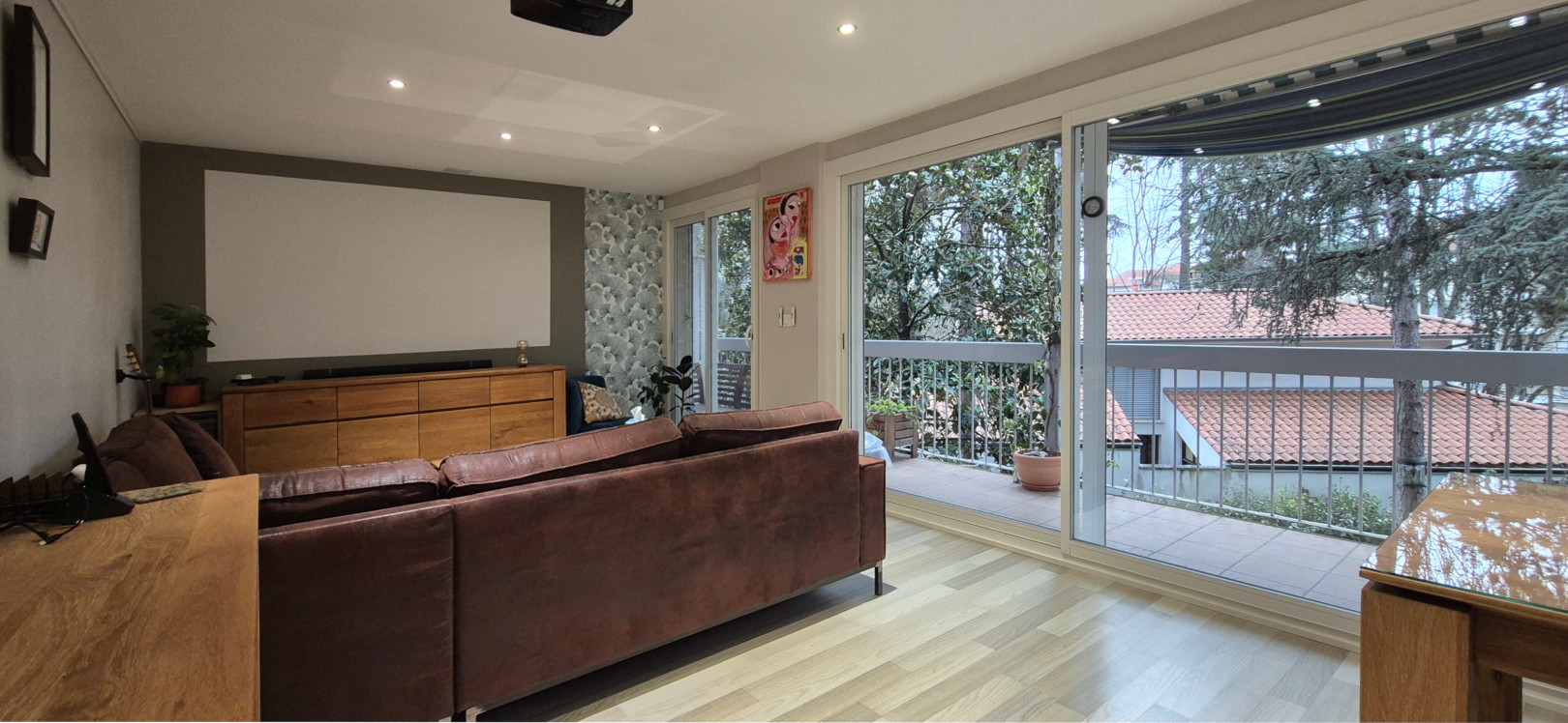 
                                                Vente
                                                 Appartement T4 de 78 m² + balcon + cave