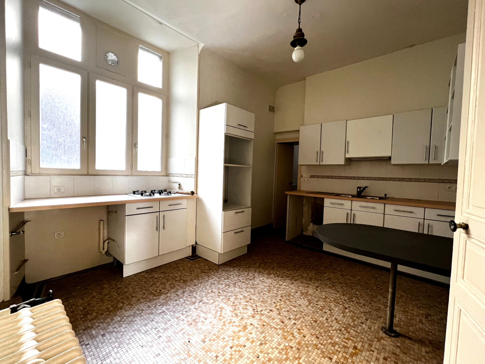 
                                                Vente
                                                 Appartement T4 de caractère avec terrasse – 123 m² – Angers hyper-centre