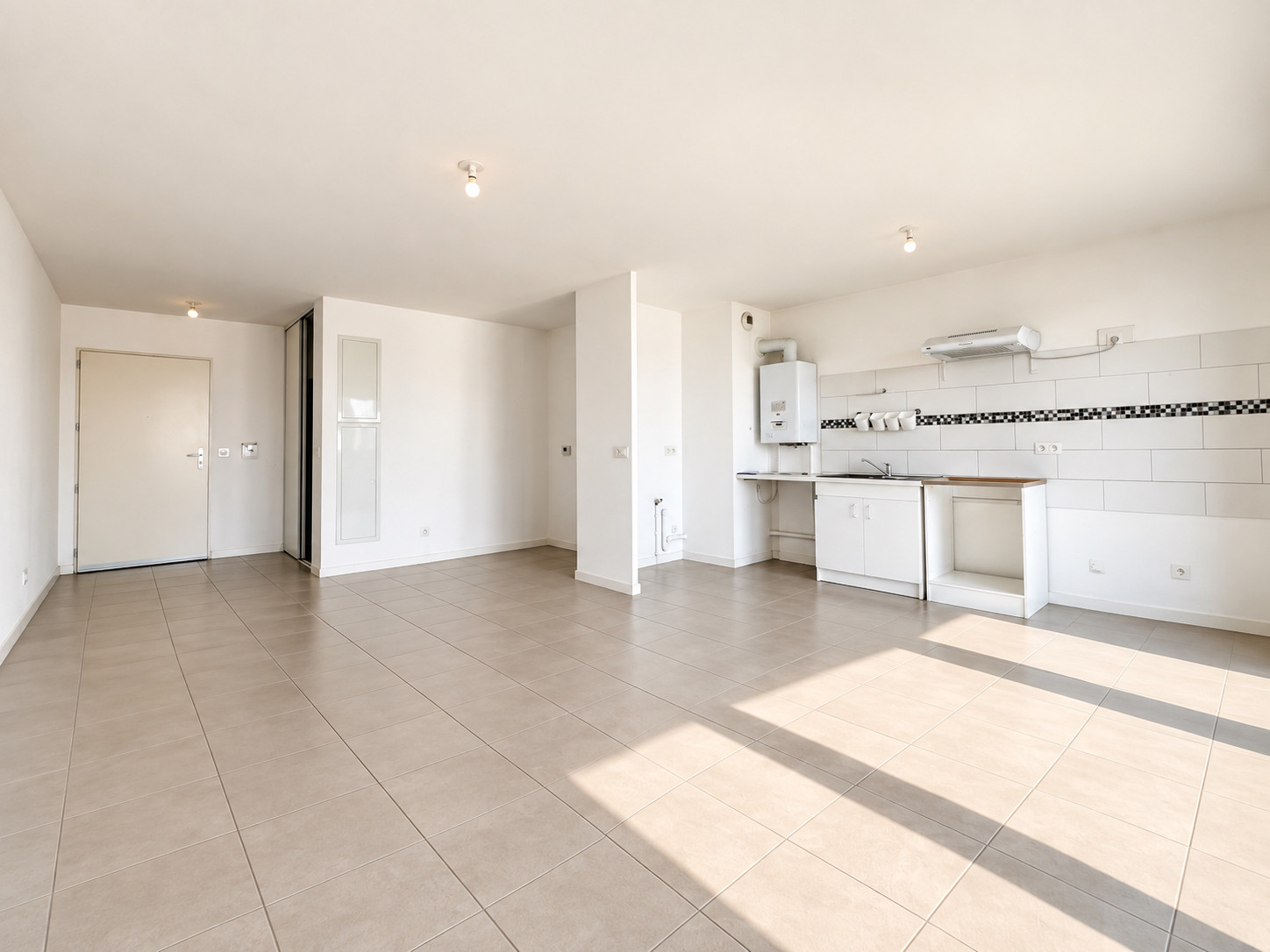 
                                                Vente
                                                 Appartement T4 - dernier étage avec terrasse